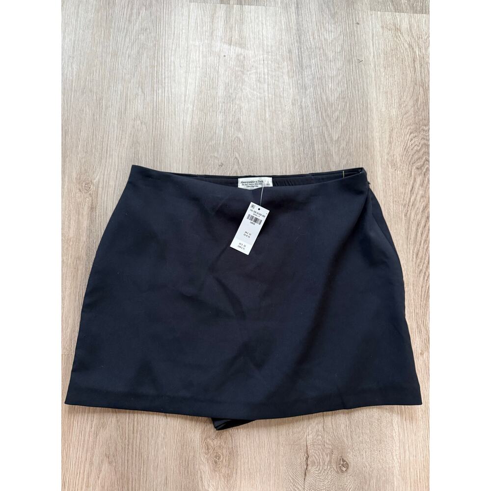 Abercrombie & Fitch Scarlett Mini Skort Ultra High Rise, size Large, NWT - Picture 3 of 6